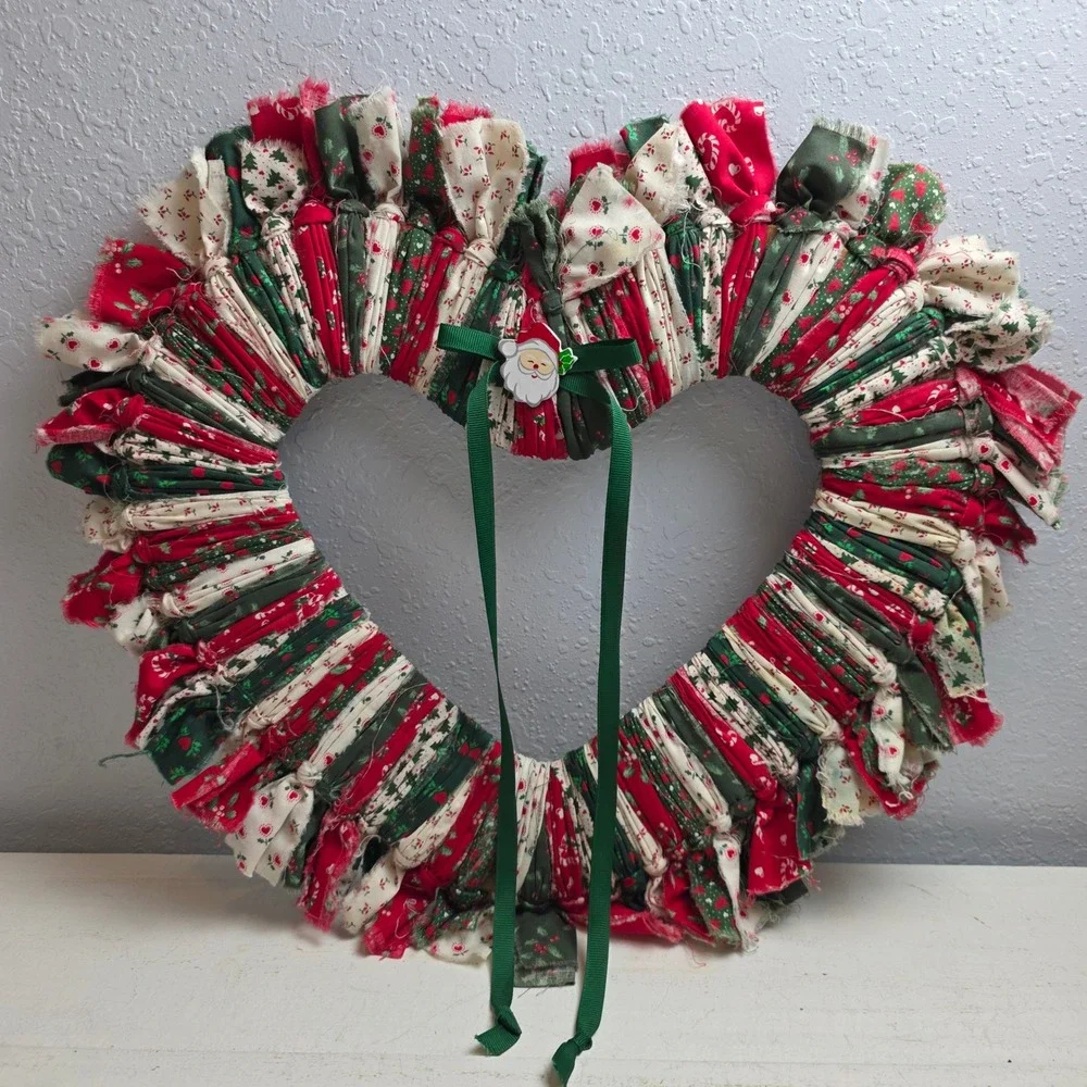 Handmade Heart Wreath‎ Christmas Fabric Tie Red Green Cream Santa Bow Farmhouse